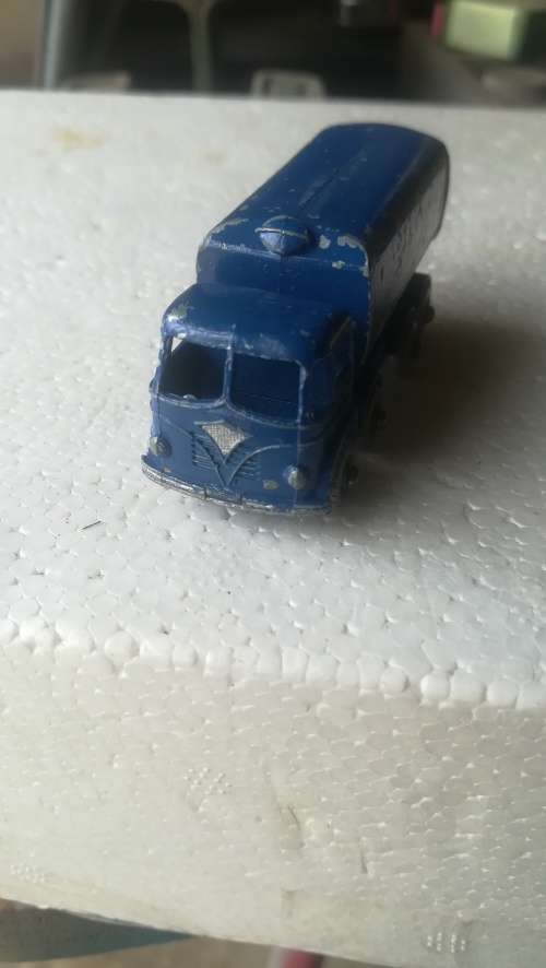 Matchbox 10e Folden Sugar Container Truck