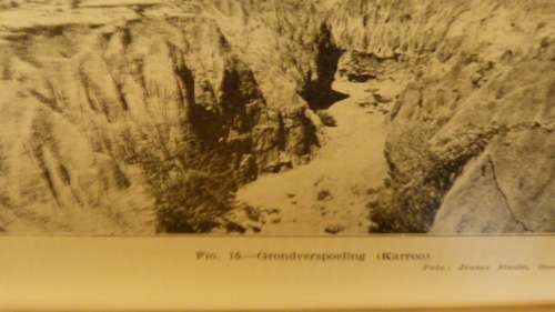 Grondvrugbaarheid  Dr L de V Malherbe = 1934  Sigh by Jan Christiaan Smuts Prime Minister