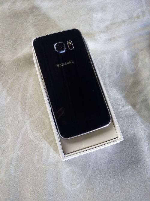 *** Samsung S6 Edge 64 GB with box & all accessories(RATING 10/10)