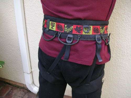 CLIMBING HARNESS