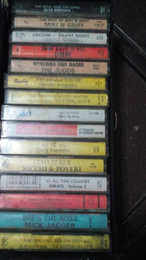 CASE FULL OF ORIGINAL CASSETTE TAPES-VERY NICE ITEM-15 ORIGINAL TAPES-WITH CARRY CASE