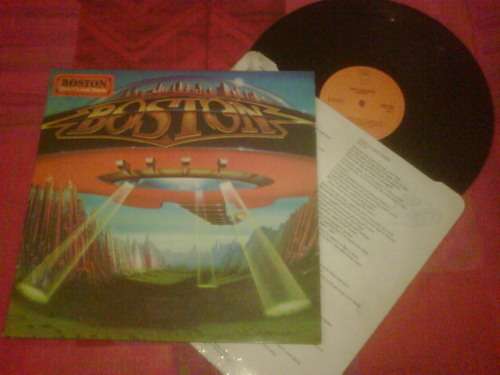 BOSTON-DONT LOOK BACK-VINYL/COVER AND SLEEVE IN VG CONDITION
