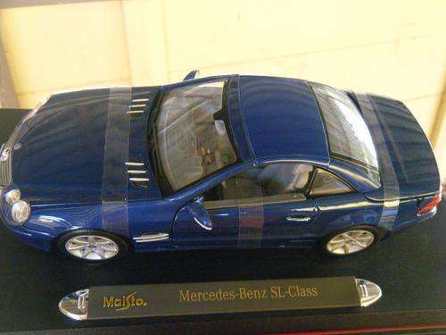 mercedes benz sl-class++free merc pin__original box..1:18scale