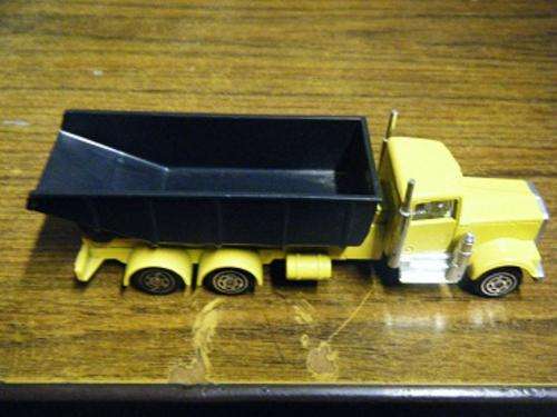 KENWORTH TRUCK-CORGI-VERY GOOD CONDITION-NO BOX