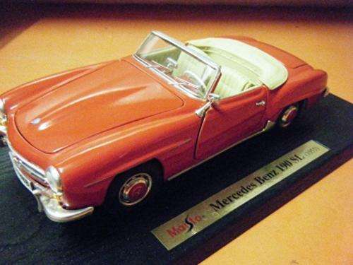 MERCEDES BENZ 190 SL(1955)-BY MAISTO-MINT AND BOXED-1:18 SCALE