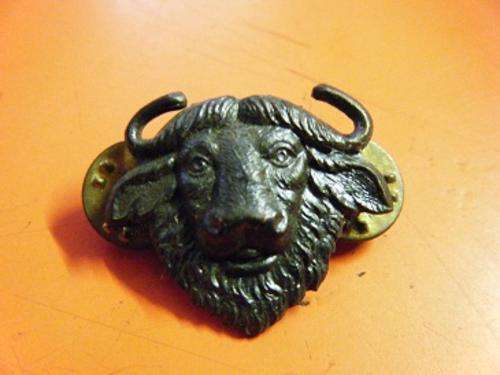 BADGE-S.A. KAFFRARIAN RIFELS,BLACK METAL COLLAR BADGE-AS PER PHOTO