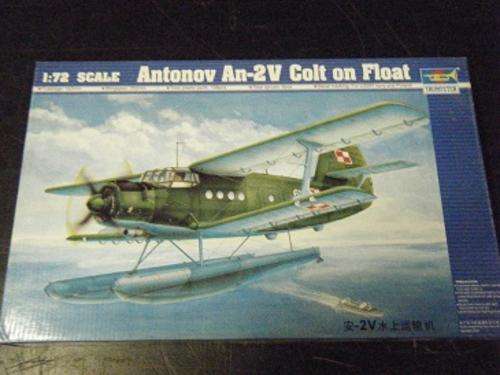 ANTONOV AN-2 V  COLT WITH FLOATS -TRUMPERTER-1/72 SCALE