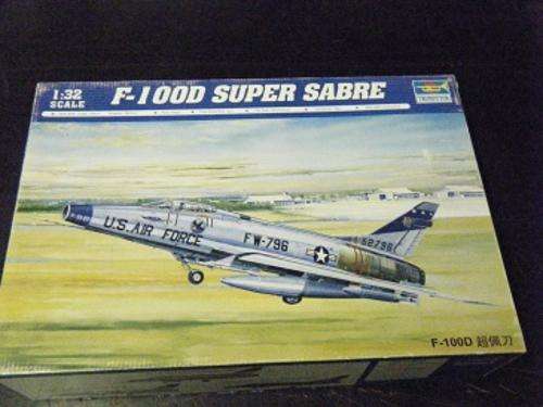 F-100D SUPER SABRE-TRUMPERTER-1/32 SCALE