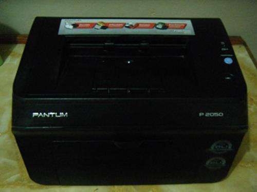 PHANTUM P2050-BLACK LASER PRINTER-NEEDS NEW CARTRIGE-WORKS 100%COMPLETE-