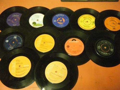12x 7 SINGLE RECORDS-IN GOOD+ CONDITION-NO SLEEVES