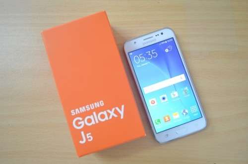 Samsung J5 8gb!!!!  BARGAIN!!!!! FREE SHIPPING!!! FAIRLY NEAT!!!!