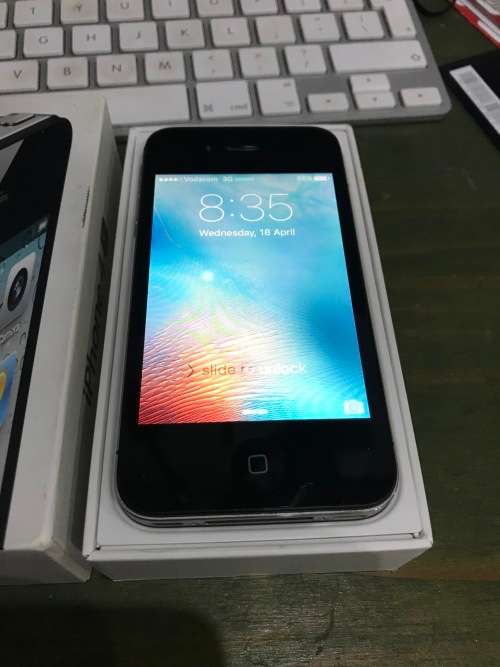iPhone 4s 64gb black !!!!  BARGAIN!!! Fairly neat for a used device !!!!!!!