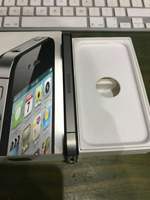 iPhone 4s 64gb black !!!!  BARGAIN!!! Fairly neat for a used device !!!!!!!