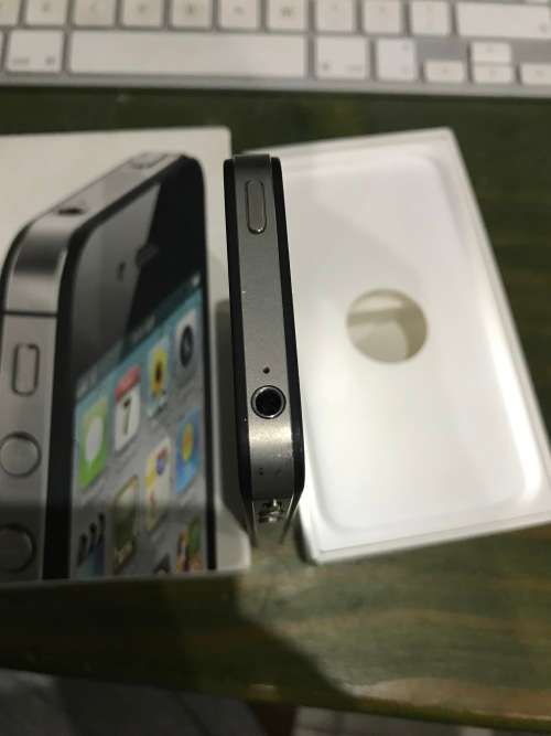 iPhone 4s 64gb black !!!!  BARGAIN!!! Fairly neat for a used device !!!!!!!