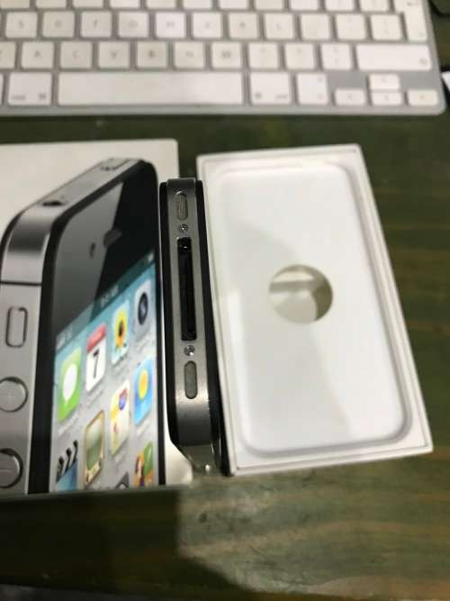 iPhone 4s 64gb black !!!!  BARGAIN!!! Fairly neat for a used device !!!!!!!