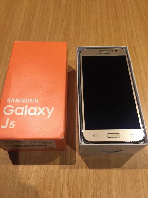 Samsung J5 Dual sim version !!!!  BARGAIN !!!!! LIKE NEW !!!! DEMO UNIT !!!!