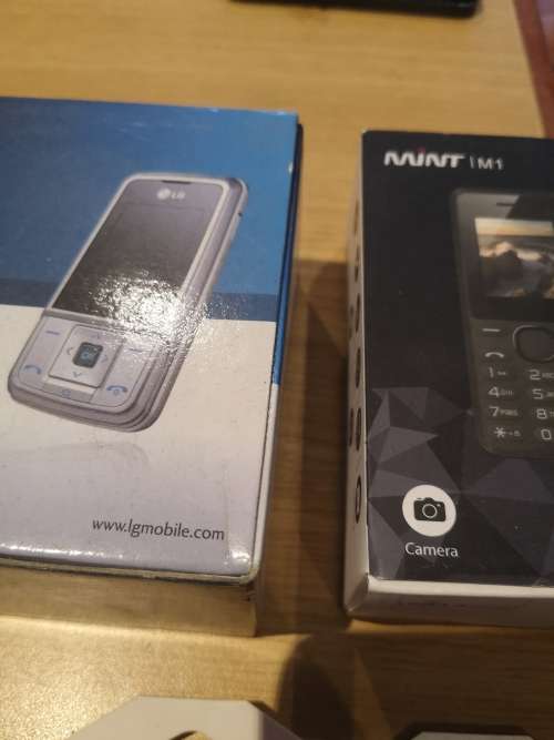 Samsung VR + 2 x cellphone + 7 x Modems !!!! BARGAIN !!!!