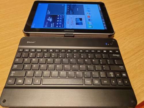 Samsung GT-P7500 tablet with bluetooth keyboard !!! Bargain !!! Please read !!!!