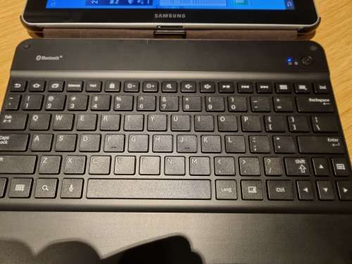 Samsung GT-P7500 tablet with bluetooth keyboard !!! Bargain !!! Please read !!!!
