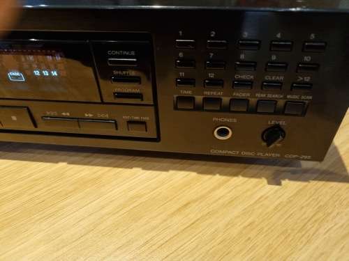 Sony compact disc player !!! OLD SKOOL !!! FREE SHIPPING !!!!