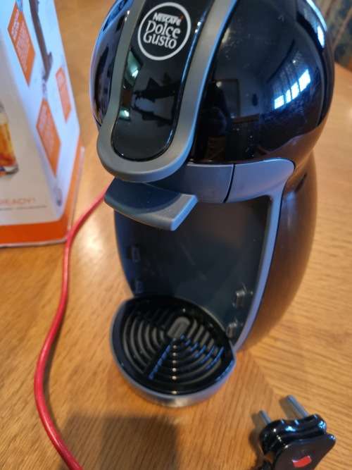 Nescafe Dolce Gusto Piccolo with 15 x Pods !!!! BARGAIN !!!! LIKE NEW !!!!! FREE SHIPPING !!!!!!