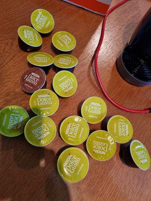 Nescafe Dolce Gusto Piccolo with 15 x Pods !!!! BARGAIN !!!! LIKE NEW !!!!! FREE SHIPPING !!!!!!