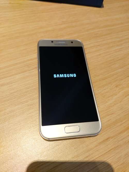 Samsung A3 2017 !!!! BARGAIN !!!! NEAT !!!!