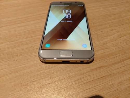 Samsung A3 2017 !!!! BARGAIN !!!! NEAT !!!!