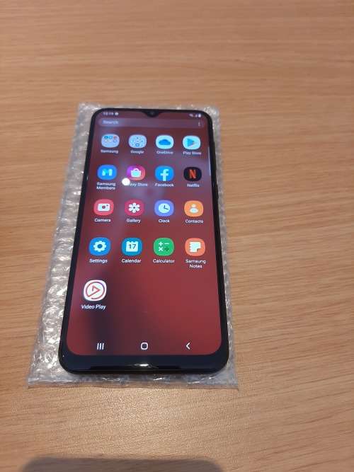 Samsung A20  !!!! BARGAIN !!! FREE SHIPPING !!!!!! LIKE NEW !!!!