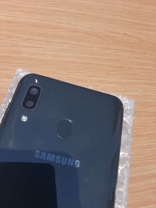 Samsung A20  !!!! BARGAIN !!! FREE SHIPPING !!!!!! LIKE NEW !!!!