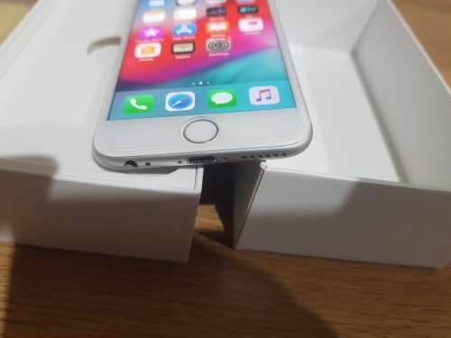 iPhone 6 64GB Silver !!!! LIKE NEW !!!! BARGAIN !!!! FREE POSTNET SHIPPING !!!
