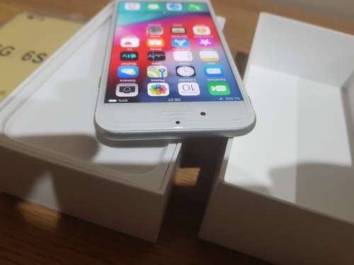 iPhone 6 64GB Silver !!!! LIKE NEW !!!! BARGAIN !!!! FREE POSTNET SHIPPING !!!