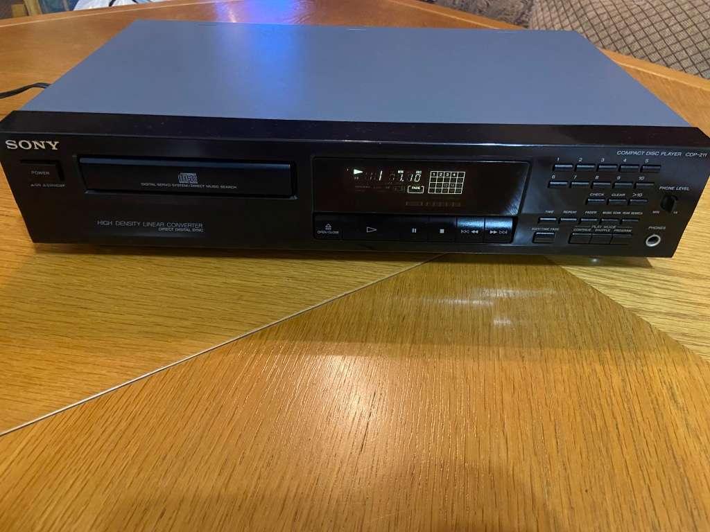 Sony CD Player !!! Bargain !!! FREE SHIPPING TO DOOR !!!!