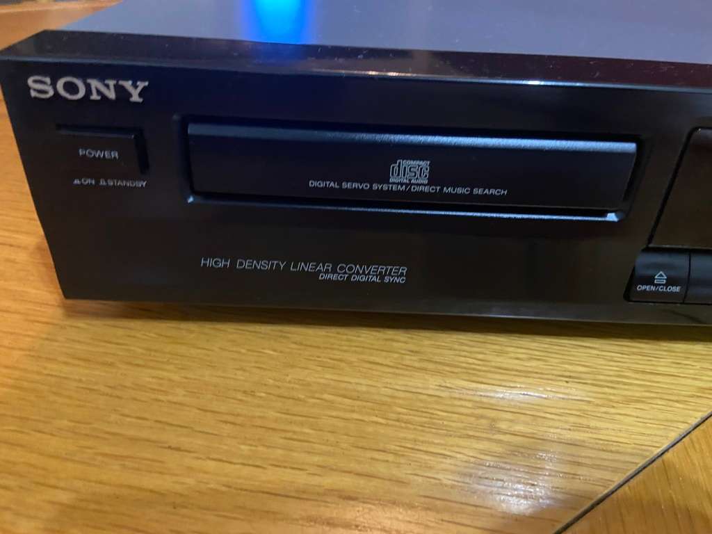 Sony CD Player !!! Bargain !!! FREE SHIPPING TO DOOR !!!!