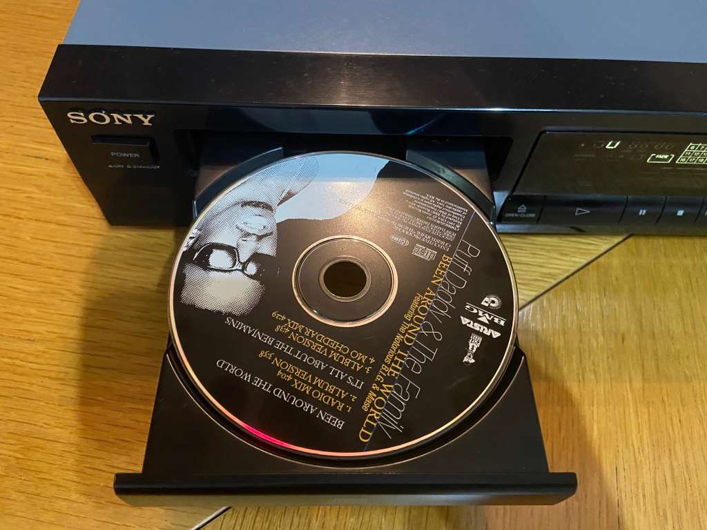 Sony CD Player !!! Bargain !!! FREE SHIPPING TO DOOR !!!!