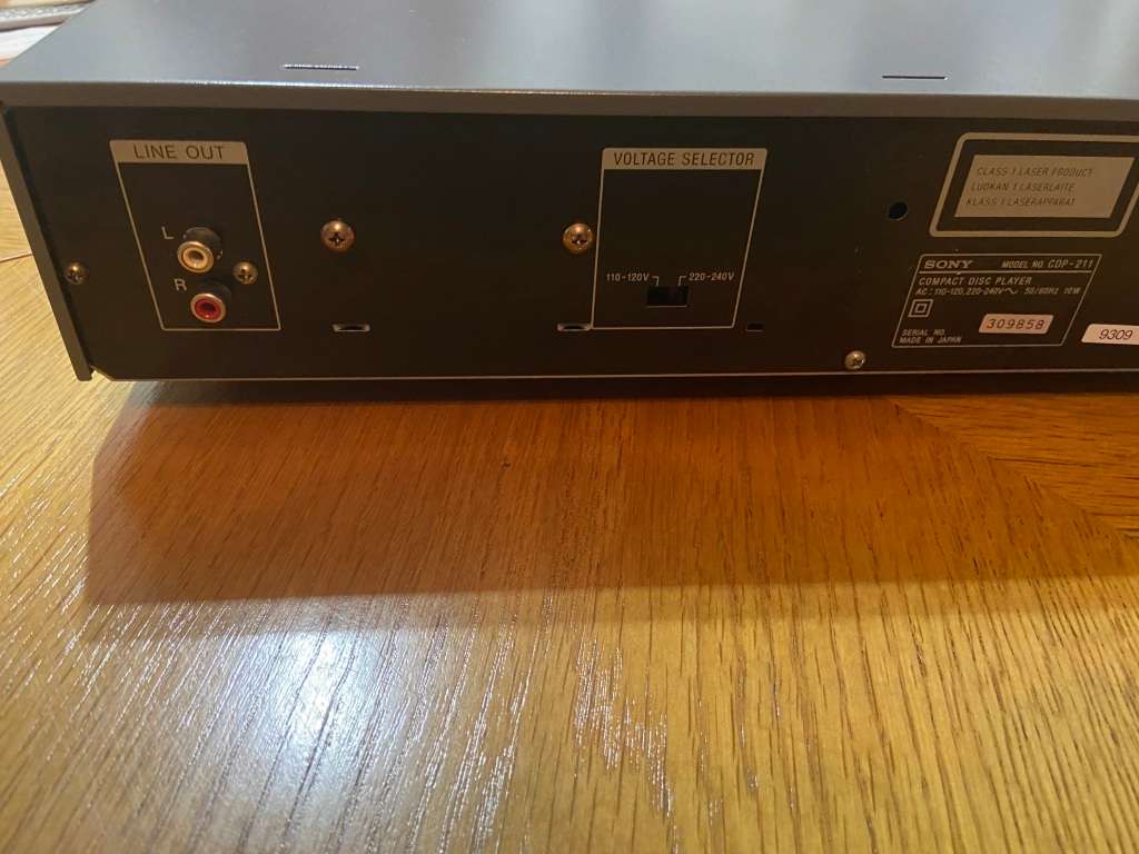 Sony CD Player !!! Bargain !!! FREE SHIPPING TO DOOR !!!!