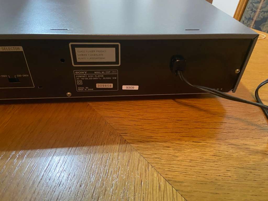 Sony CD Player !!! Bargain !!! FREE SHIPPING TO DOOR !!!!