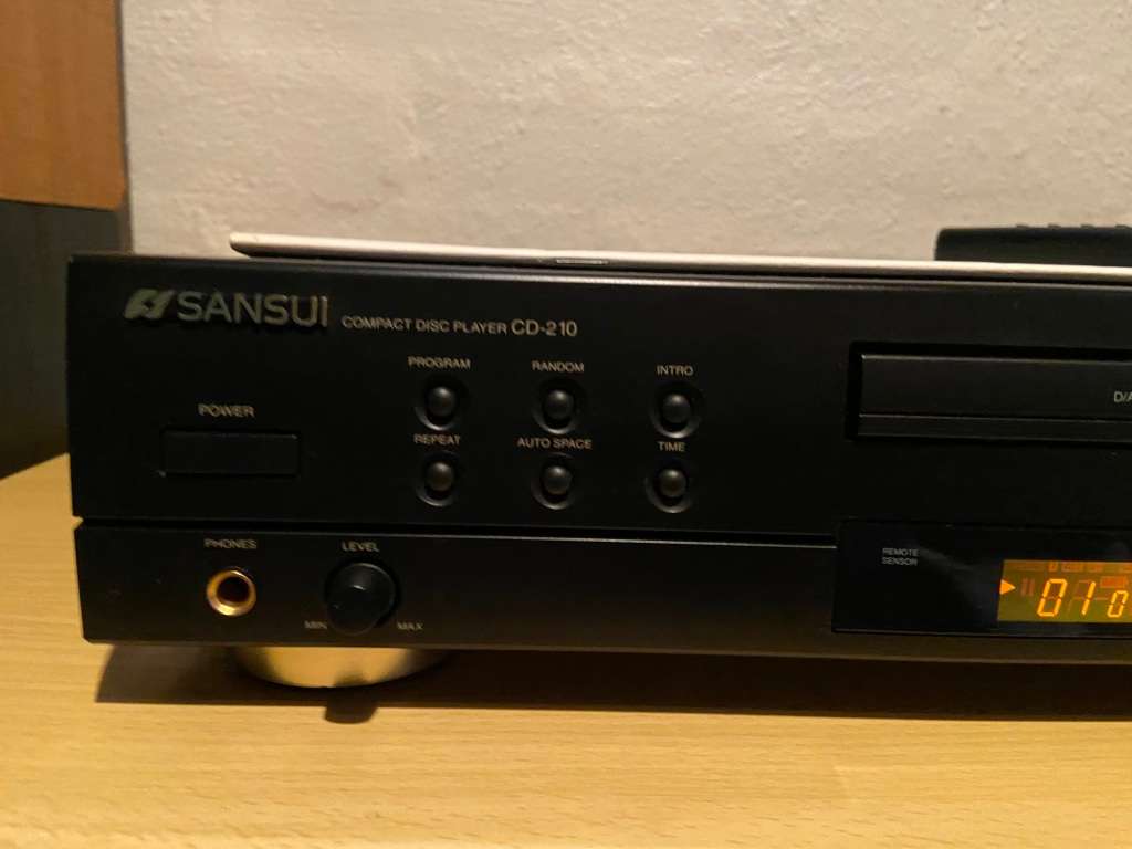 SANSUI DISC PLAYER WITH REMOTE   !!! BARGAIN !!!