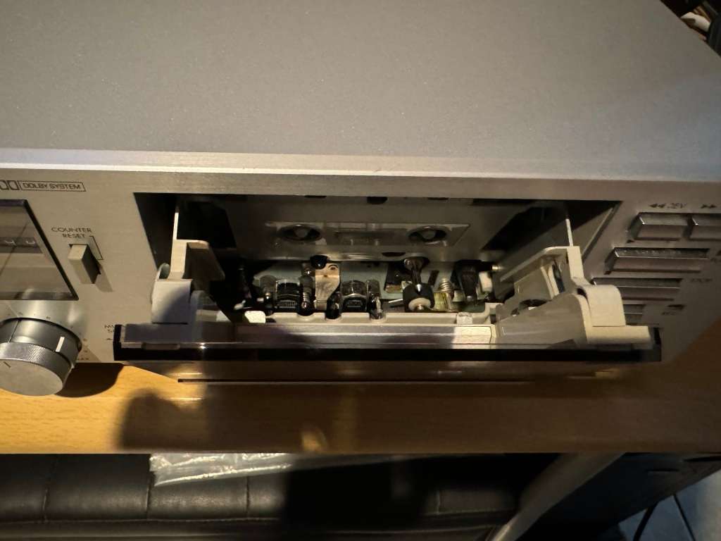 JVC SINGLE CASSETTE PLAYER !!! BARGAIN !!!!