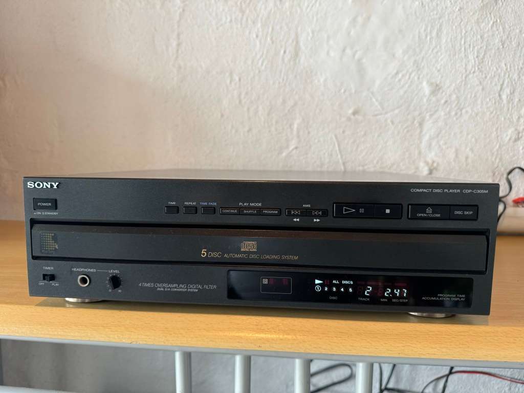 SONY CD SHUTTLE PLAYER !!! BARGAIN !!!!