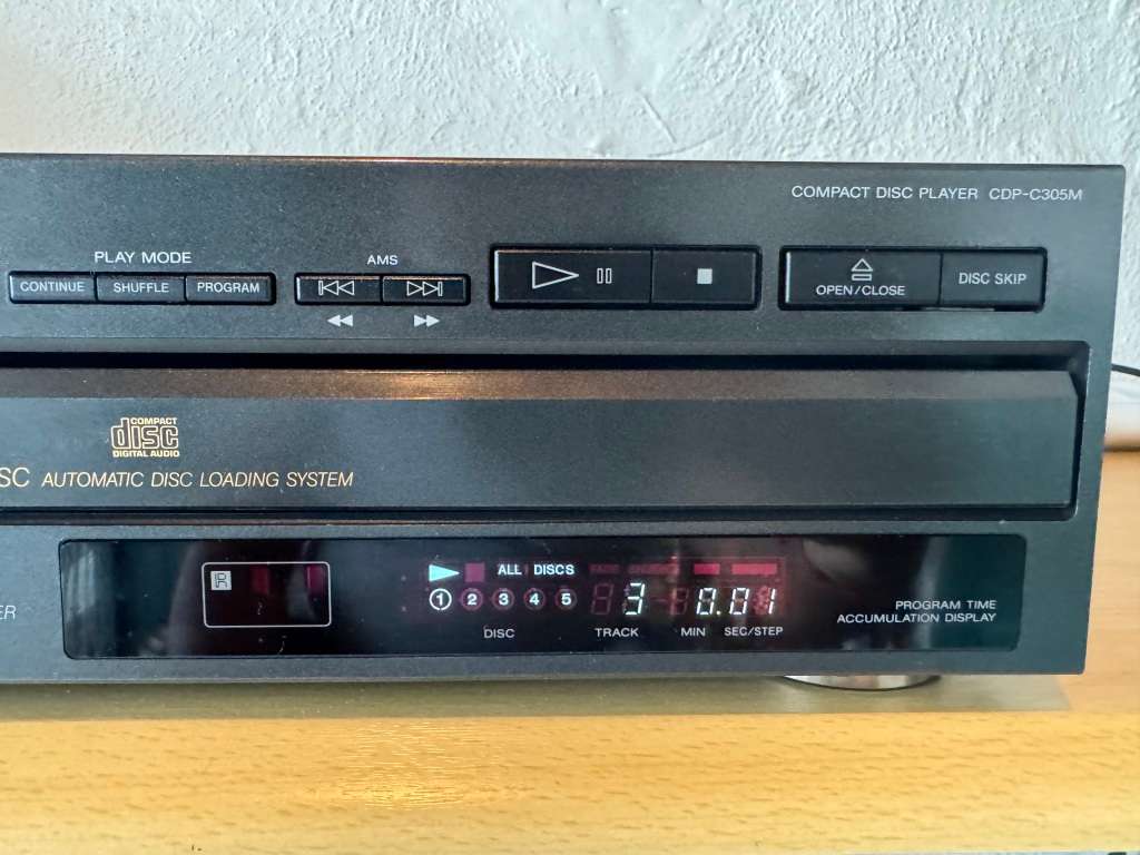 SONY CD SHUTTLE PLAYER !!! BARGAIN !!!!