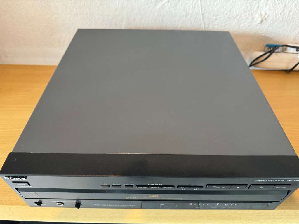 SONY CD SHUTTLE PLAYER !!! BARGAIN !!!!