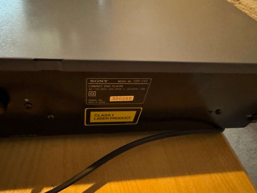 Sony Old Skool 5 disc player !!! Bargain !!! Please read !!!