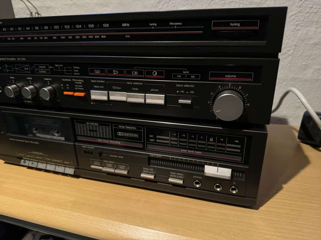 Technics Integrated Amplifier + Mactching Technics Deck !!! PLEASE READ !!! BARGAIN !!!