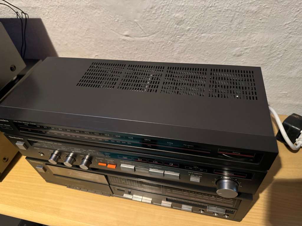 Technics Integrated Amplifier + Mactching Technics Deck !!! PLEASE READ !!! BARGAIN !!!