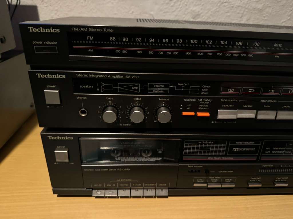 Technics Integrated Amplifier + Mactching Technics Deck !!! PLEASE READ !!! BARGAIN !!!