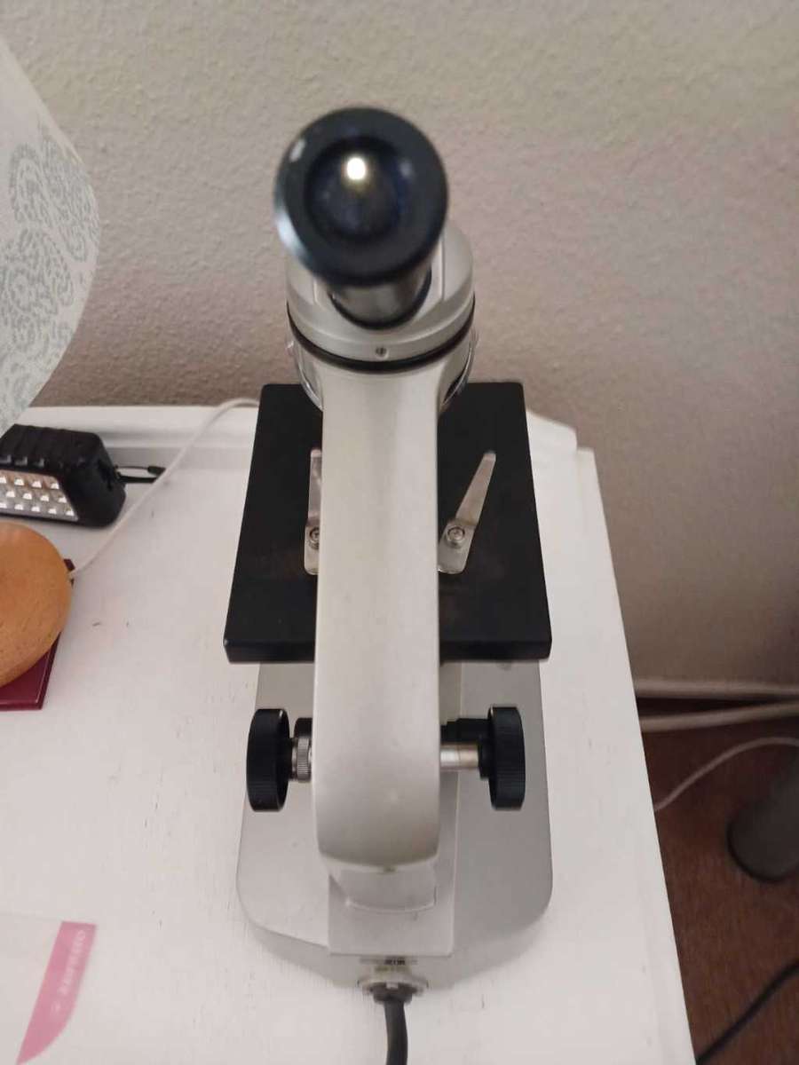Erma Lesec microscope with light source  manufactured in Tokyo, made in Japan