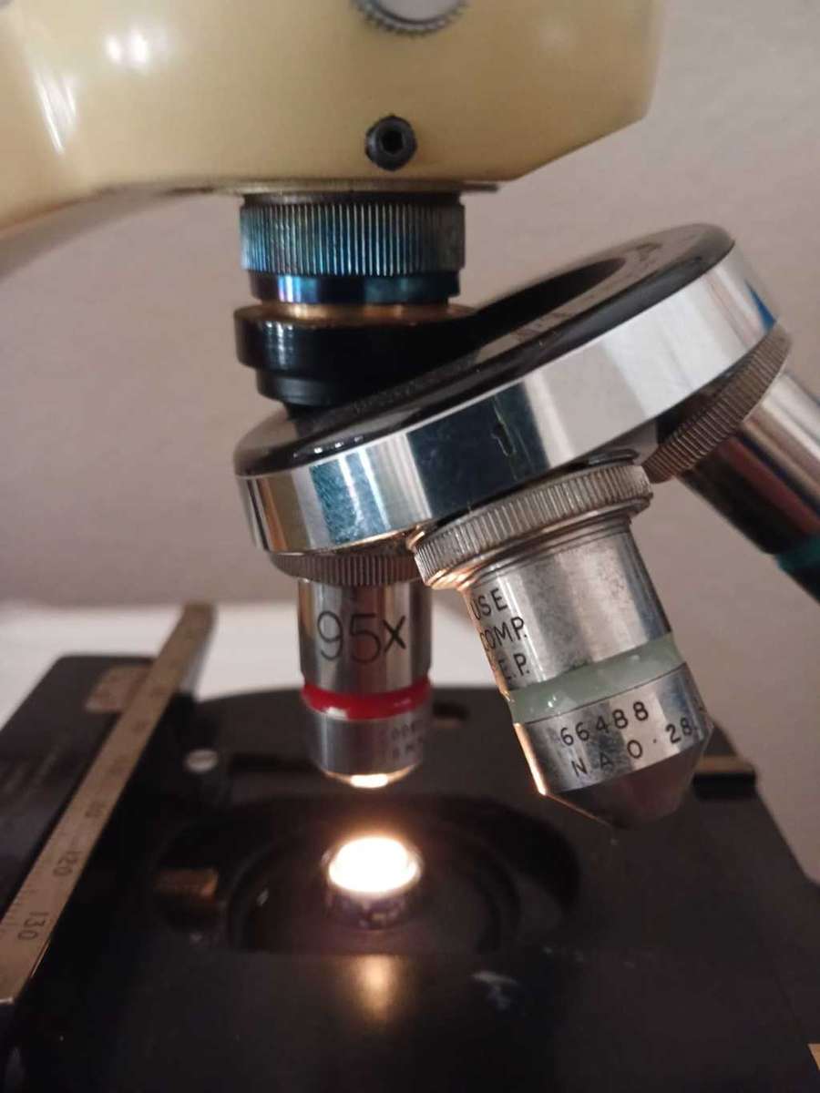 Erma Lesec microscope with light source  manufactured in Tokyo, made in Japan