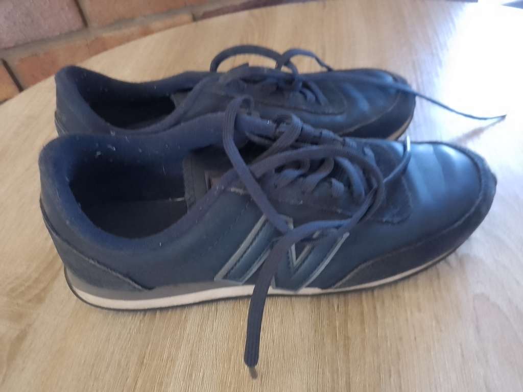 New balance size 7 tekkies