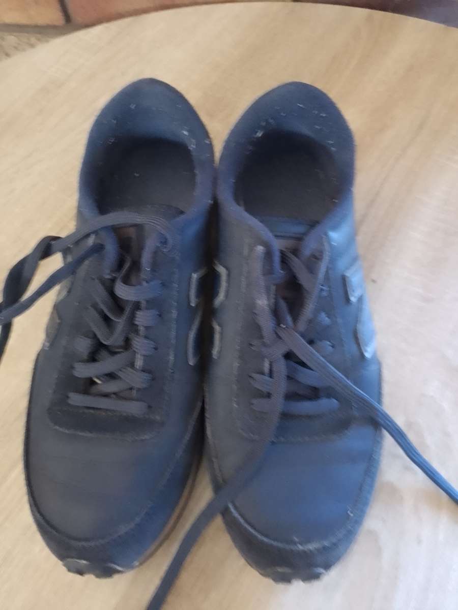 New balance size 7 tekkies